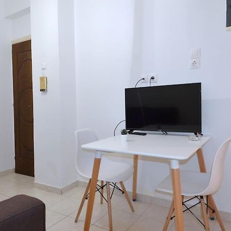 Minimal Apartment At The Foot Of The Odeon Of ... Athen Exterior foto