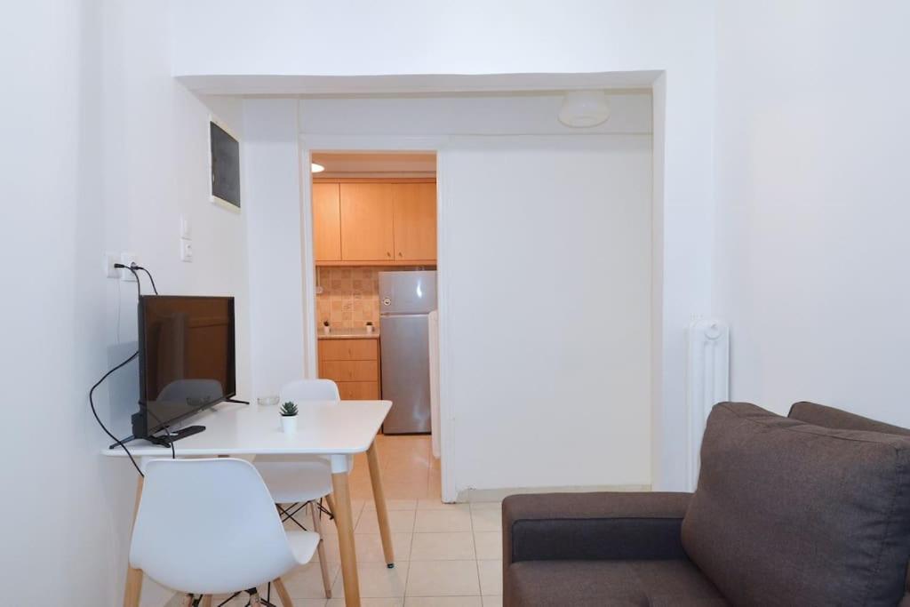 Minimal Apartment At The Foot Of The Odeon Of ... Athen Exterior foto